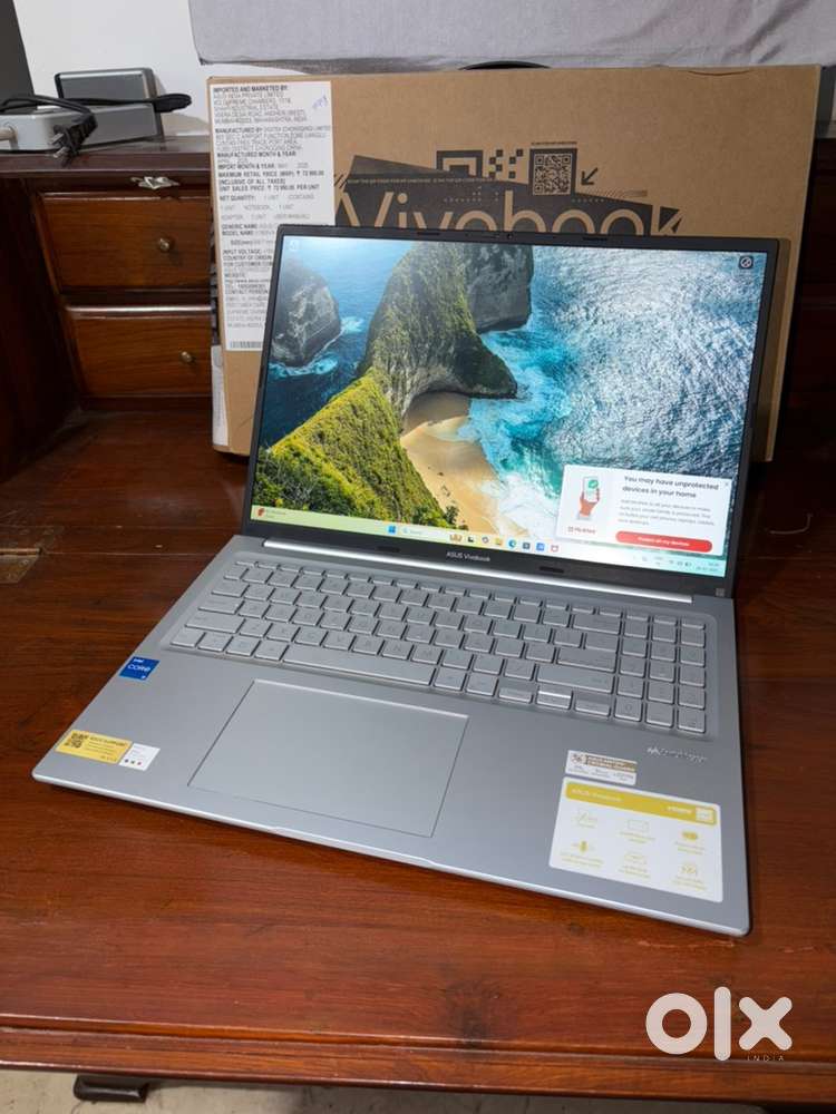 Asus Vivobook 16i9 13 gen i5 in warranty Aug 2026