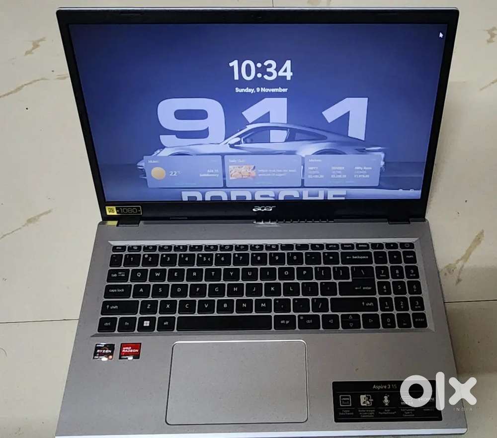 Acer 8 days old laptop