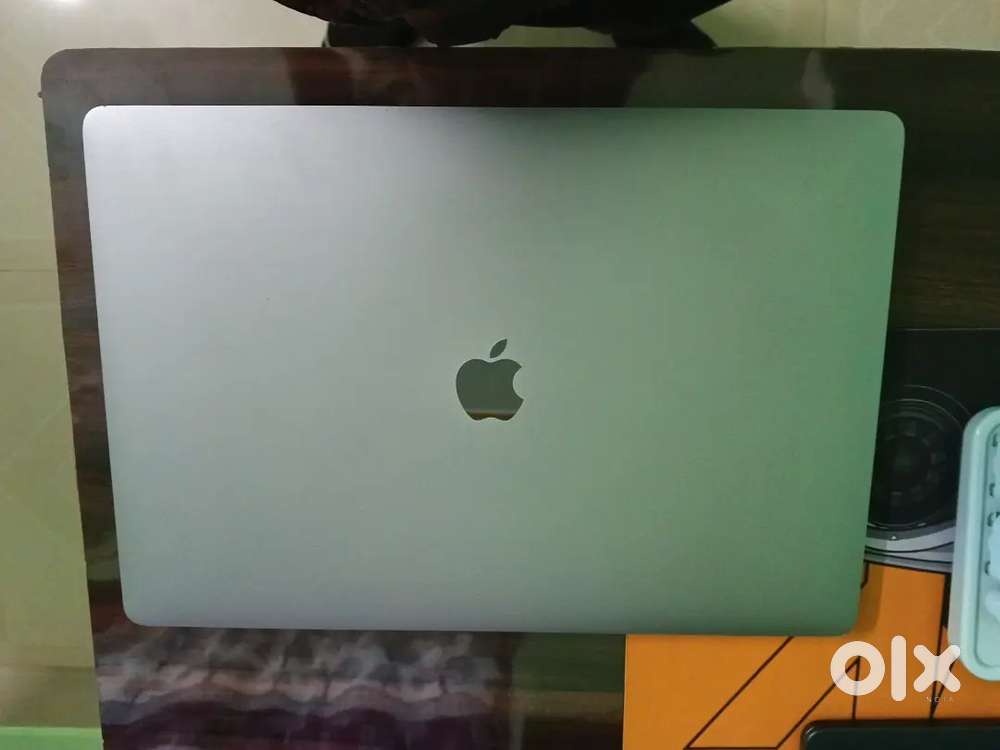 Apple Macbook pro 2019 i7 16inch (16gb 512gb)