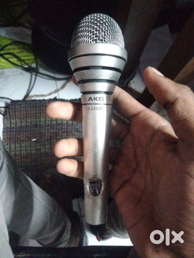 AKG mic D330BT