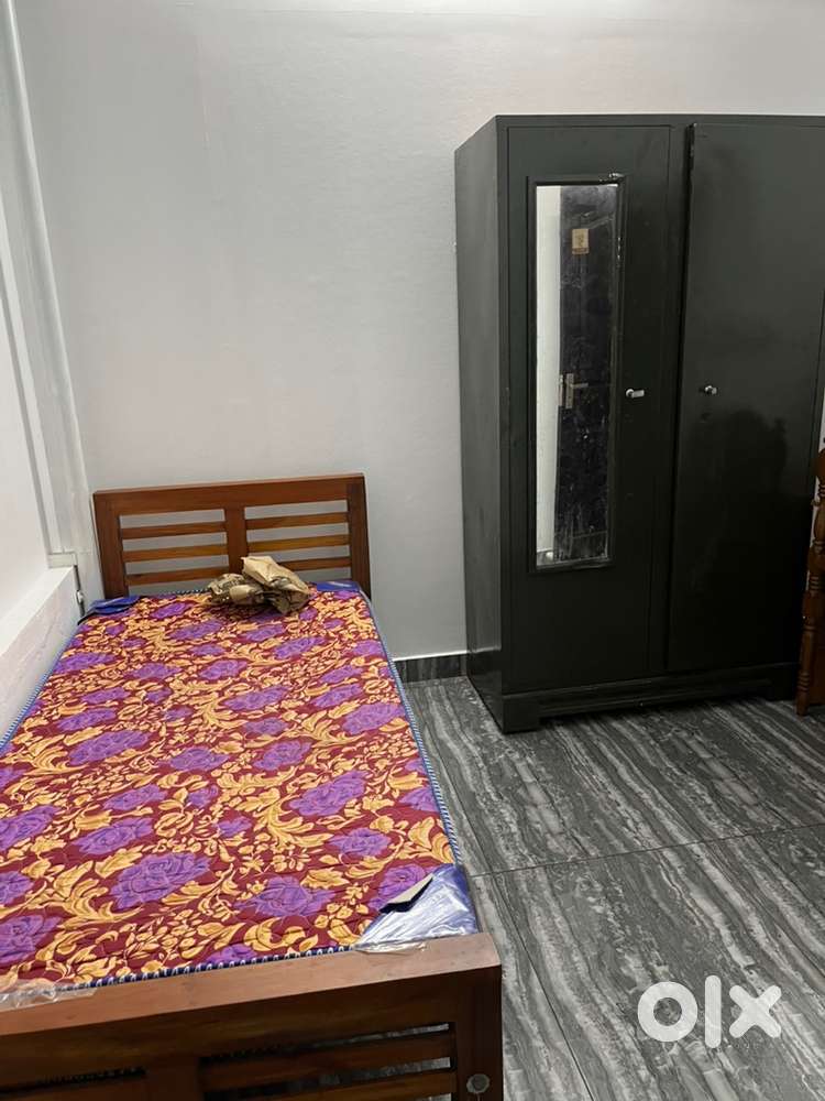 Po. Single rooms apartment. Kakkanad n g o