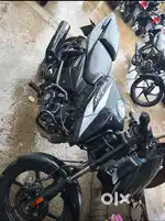 Brand New Pulsar Hai Only 14400km Chli h 2 saal purani h bs