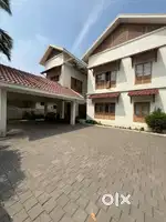 Posh house for sale at maradu.