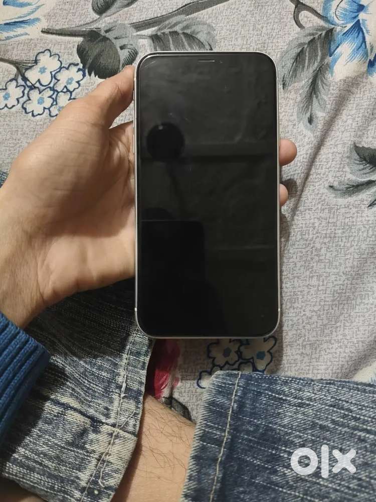 I phone xr gb 64 white calor All original back glasy broken