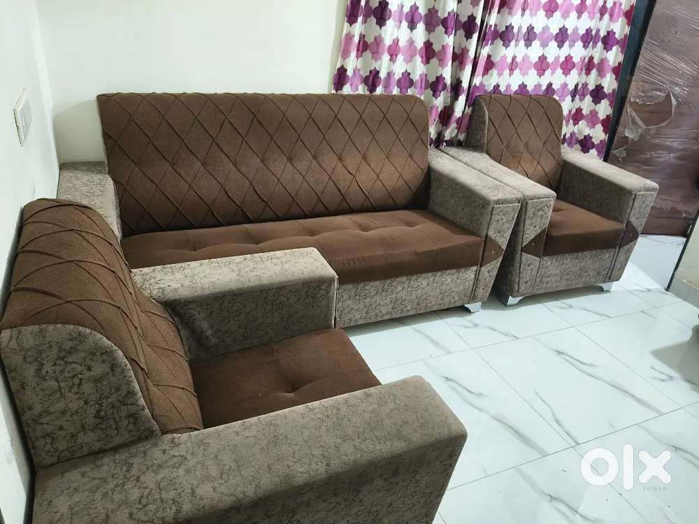 Five Seater well condition Sofa Set