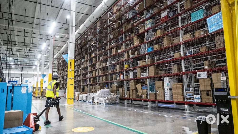 Candidates hiring for warehouse job