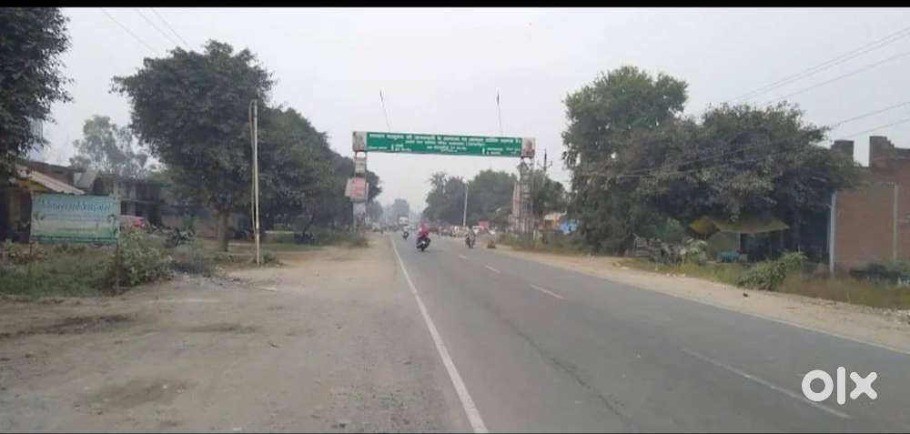 At Yakubpur Chauraha, Jalalabad, Shahjahanpur UP