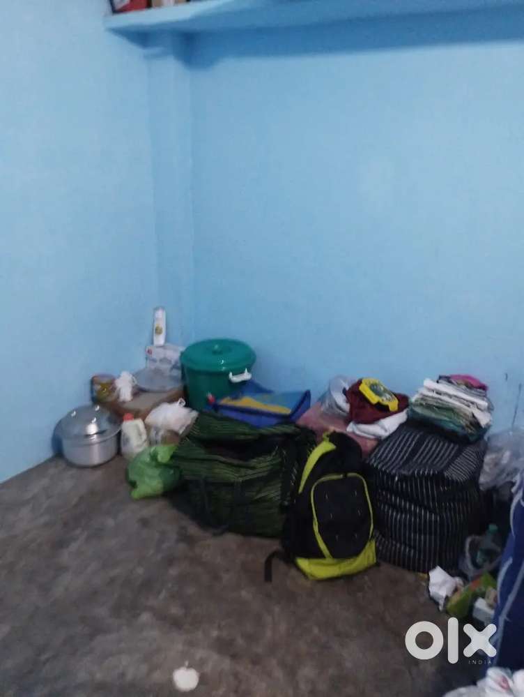 female is required for rent sharing for one room out of 3 room