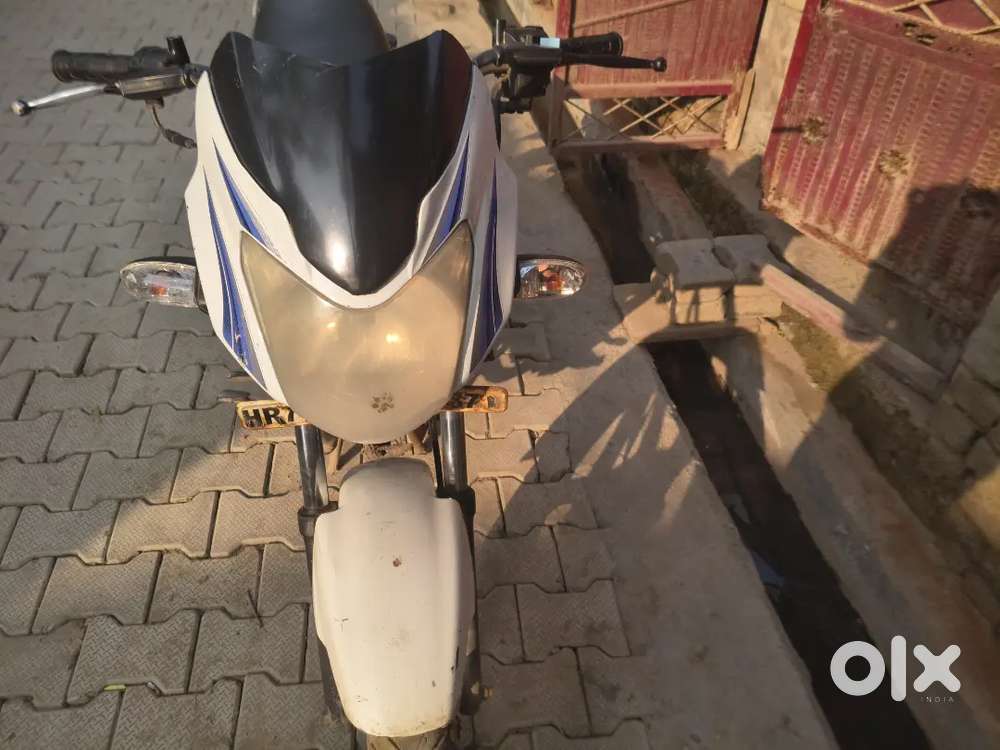 Kuch bhi Kami na hai bike me