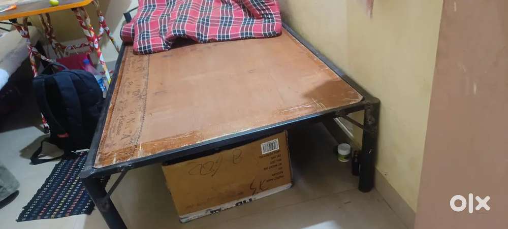 Single bed and table