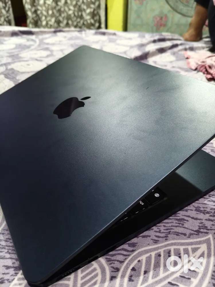 Mackbook air 2025 ( 15 days old)