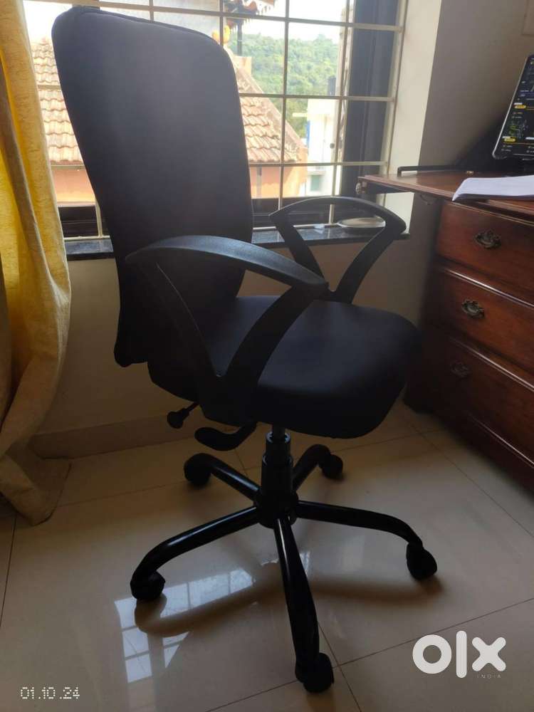 Refurbished Non Adjustable Office Chair For Sale