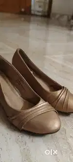 Used Gold Ballet Flats for Women
