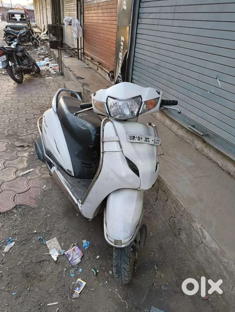 Honda activa 2017 model good condition service complete