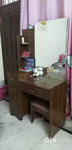 Dressing table