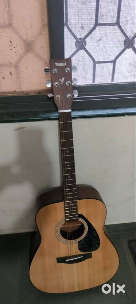 Guitar Yamaha F280