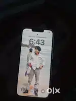 I PHONE 13   9 month old. Single hand use 100% health no battery chang