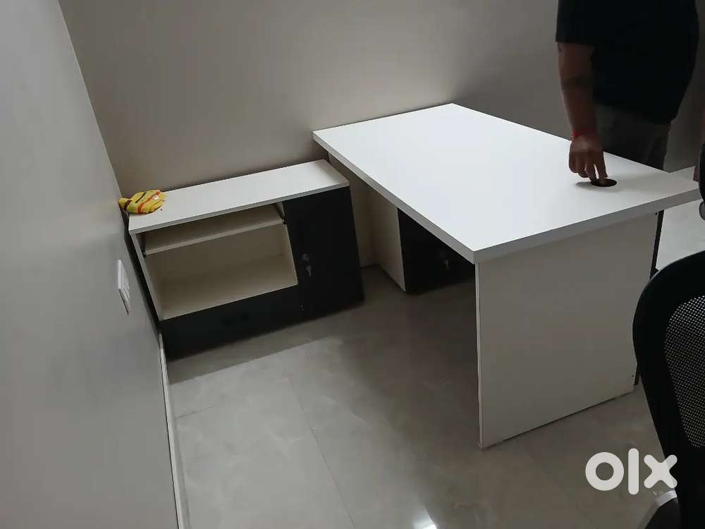 L shaped office boss table