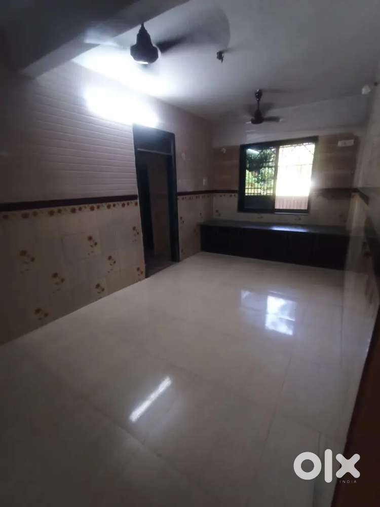 1Rk for rent big size in Airoli opp Dmart