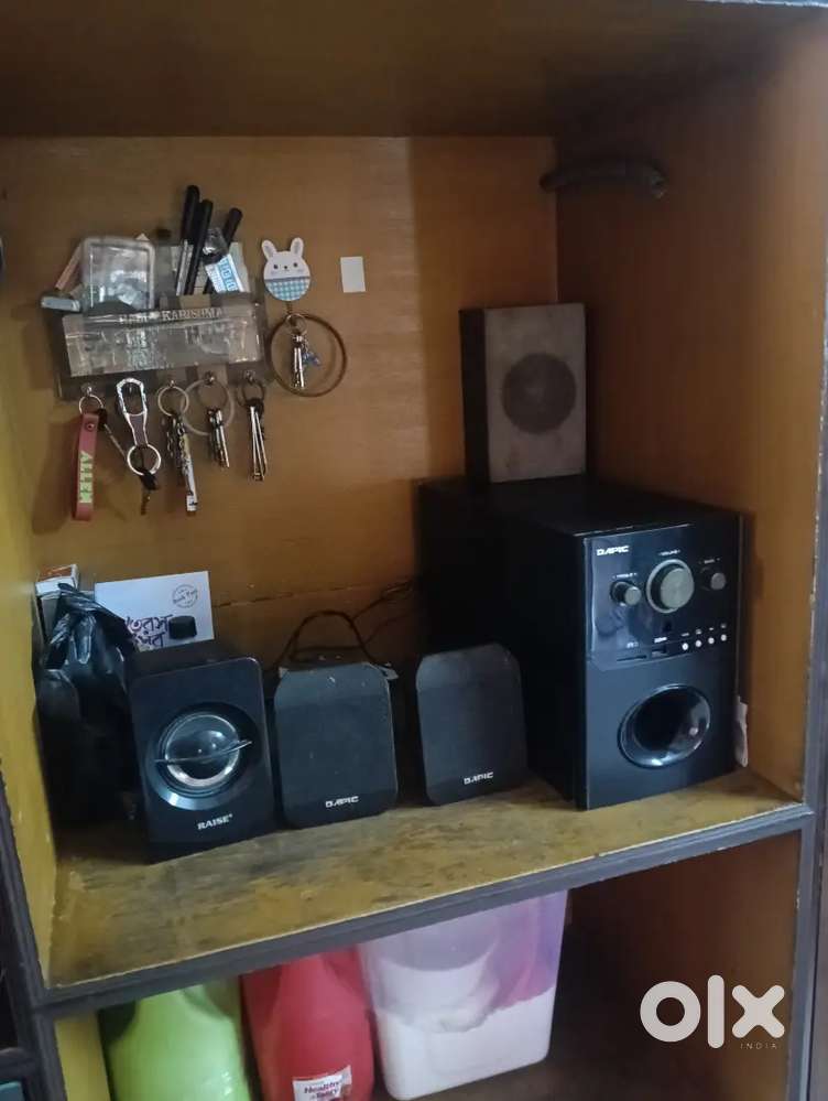 Depic home theatre 4.speakers and 1woofer good condition for selling s