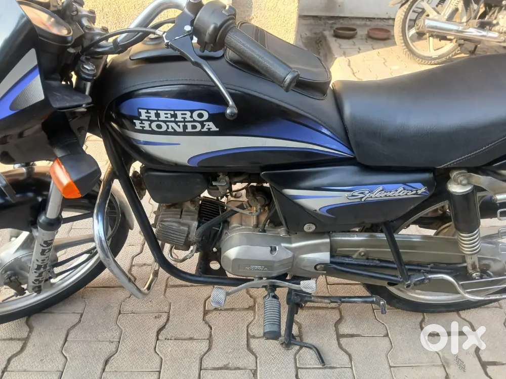 HERO SPLENDOR PLUS BRAND NEW SHOWROOM CONDITION BIKE HR01 LOCAL NO