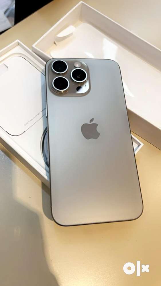 iPhone 15 pro max 256gb 1 day old natural titanium color