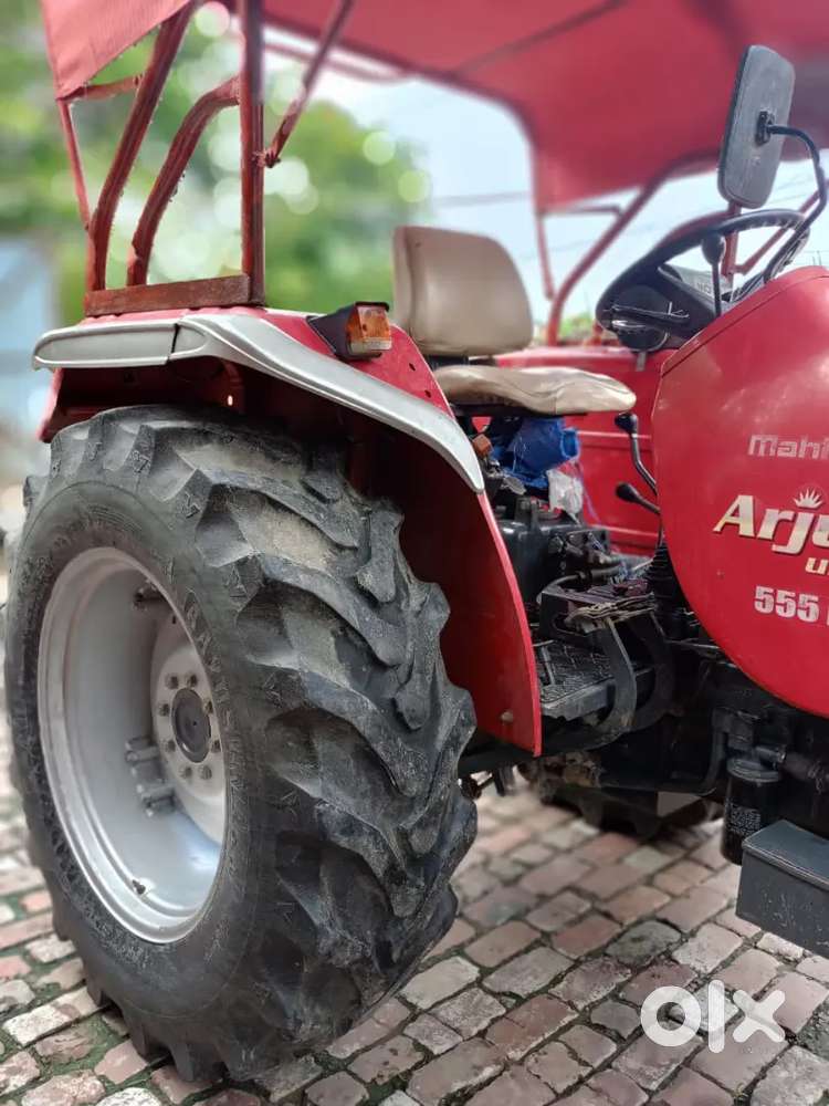 Mahindra 555