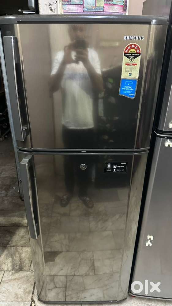 *MINT CONDITION* SAMSUNG 325 litres 5 star with guranatee on bill