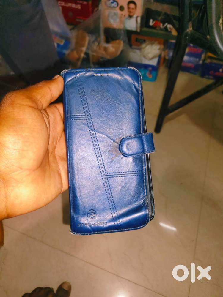 बैंक कवर रियलमी