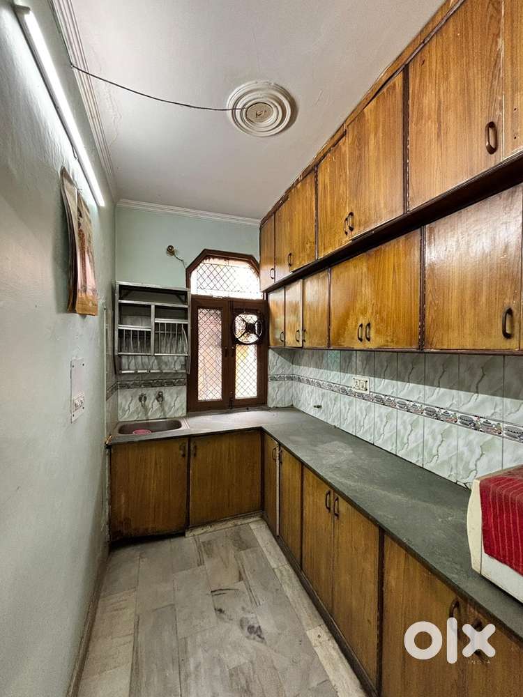 3rd floor L-shape  for rent in beri wala bagh hari nagar gali no. 3
