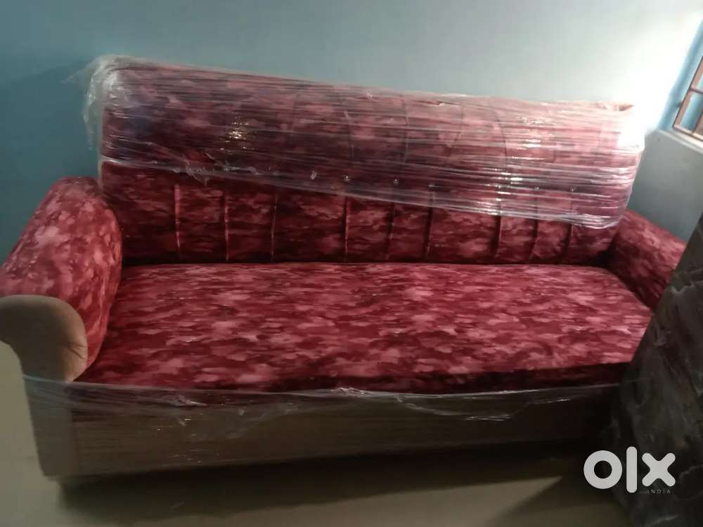 Sofa  use only  1 and of month