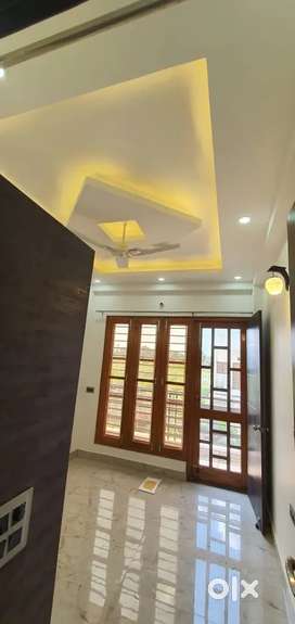 Single Room & FLATS/House Available for Rent
