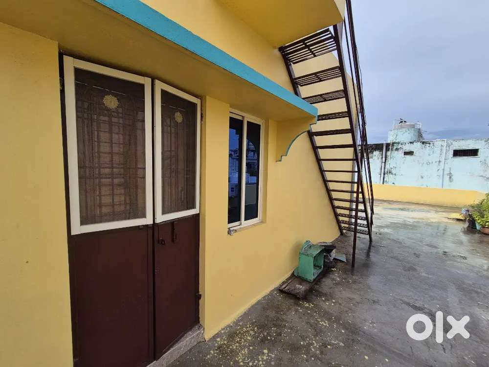 1Room with kitchen and bathroom