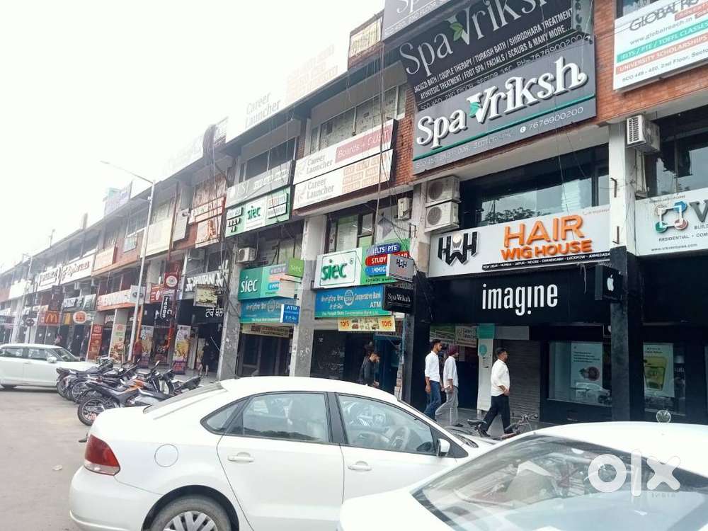 1st floor showroom for rent in sector 35 c main market Chandigaeh