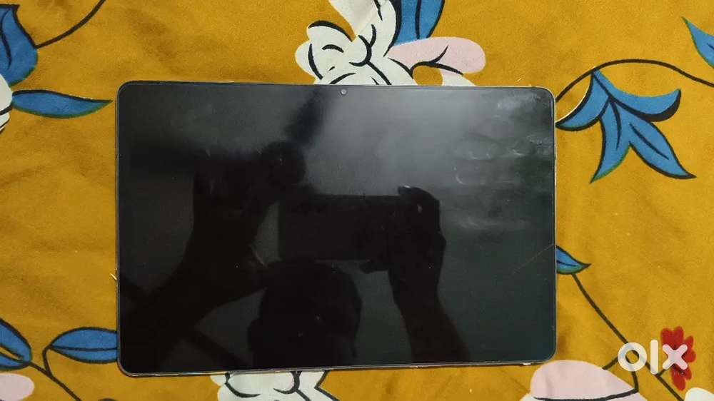 TAB S7 WITH KEYBOARD