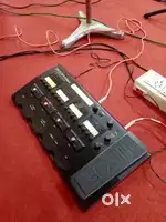 ZOOM G5n Multi Effect Processor with bag.
