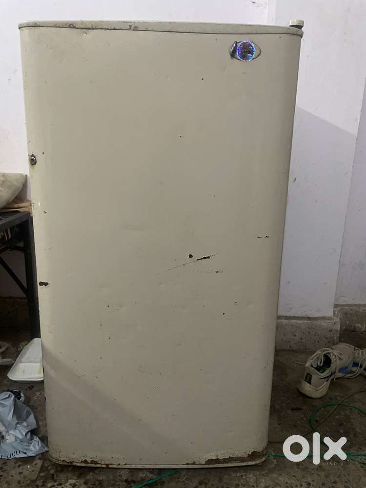 Whirlpool refrigrator(90 L)