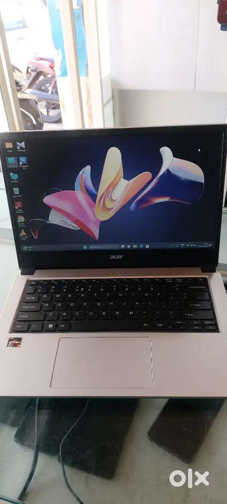 Acer laptop     newmodel      8/256