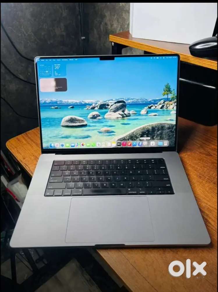 MacBook Air 13-inch i3, Intel Iris Plus Graphics 8GB 256GB