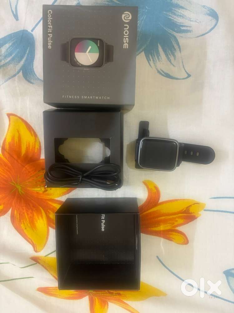 NOISE ColorFit Pulse Fitness Smartwatch
