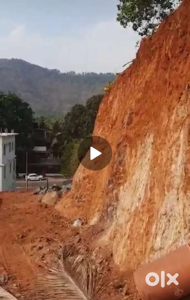 33 Cent Road side Property
