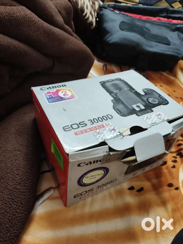 Dslr camera canon 3000d barely used