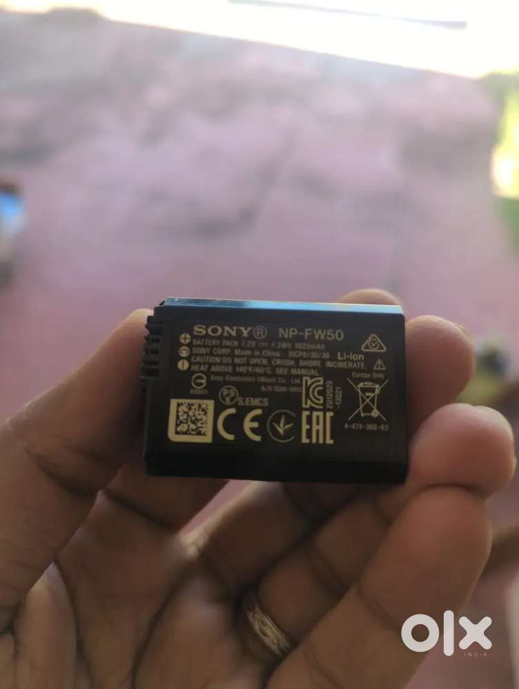 Sony NP-FW50 rechargeable battery Sony a6100
