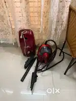 Vacuum cleaners and water pressure