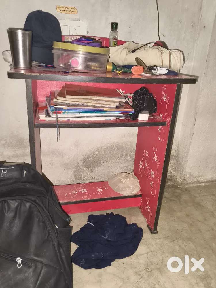 Very good condition table for under 9th students