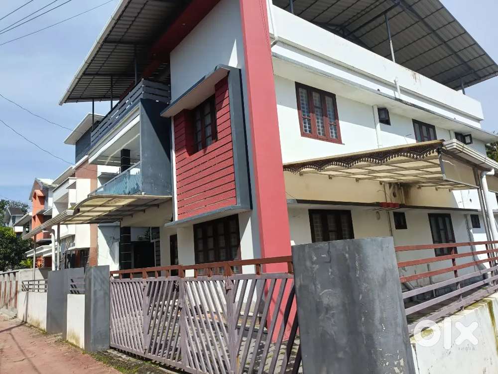 കൊല്ലം കരിക്കോട്   ( 4 bedroom atahed    വീടു വില്പനയ്ക്ക്