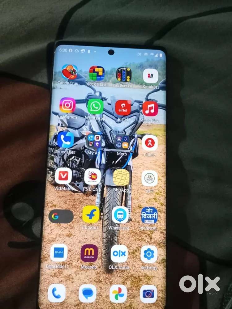 Moto g 85   12/256 mint condition original box with charger