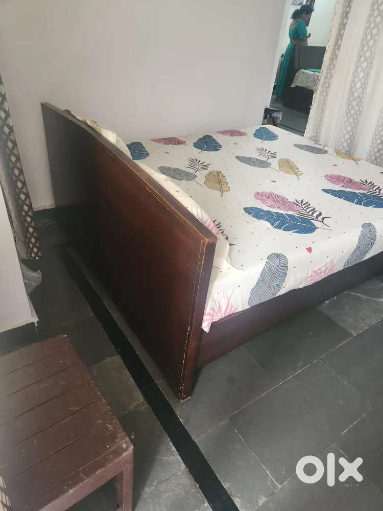 Cot and Bed 5×6