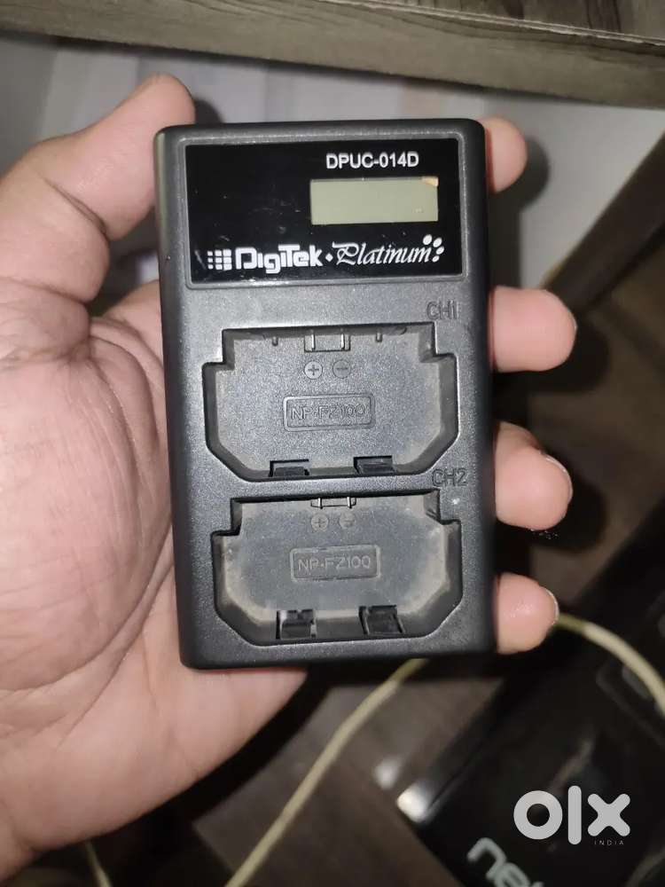 Digitek Platinum Battery Charger Hub