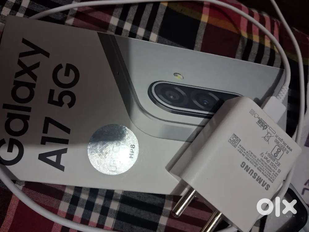 Samsung a17 5g 5 days old grey colur 8/128